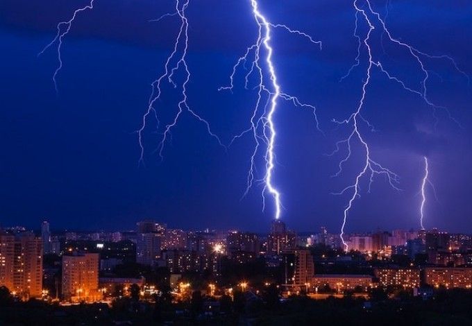 u041cu043eu0441u043au043eu0432u0441u043au0438u0439 u0448u0442u043eu0440u043c u043eu0431u0440u0443u0448u0438u0442u0441u044f u043du0430 u041fu0435u0442u0435u0440u0431u0443u0440u0433