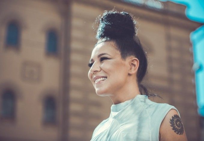 27 октября гости концерта услышат «Прованс», «На большом воздушном шаре», «Около тебя» и еще десяток отменных и всем знакомых поп-хитов, которые обязательно разгонят осенние тучи и поднимут настроение.