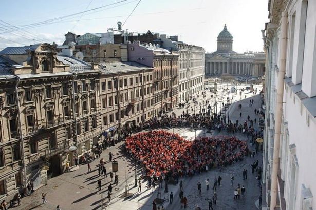 Петербург в рамках всероссийской акции «Марафон добрых дел» был удостоен второго места. Больше всего добрых дел совершается жителями Северной столицы.