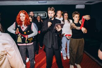 Проект Good Night Show предлагает необычный формат праздников для компаний. Гостей ждут командные игры по мотивам популярных ТВ- и YouTube-шоу с ведущим, диджеем и атмосферой настоящей телевизионной студии.