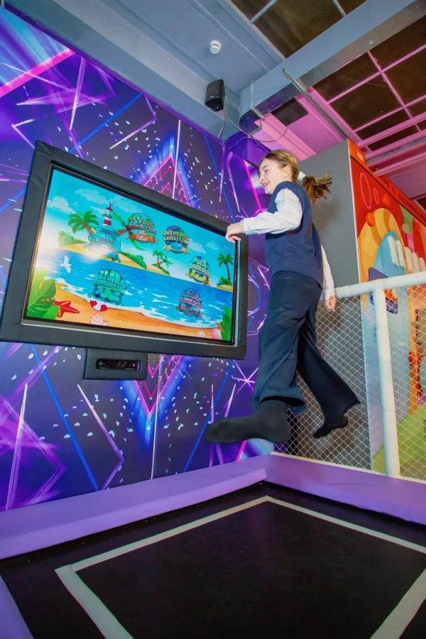 Места для празднования дня рождения в Санкт-Петербурге: интересные идеи, уютные локации и варианты для любой компании.