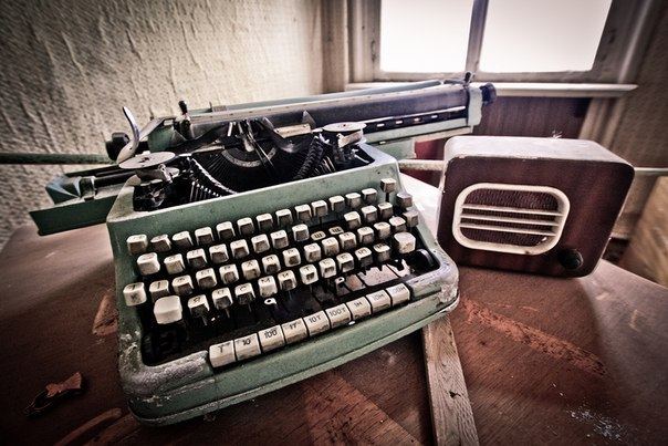 Пройтись по заброшенным усадьбам Петербурга и проникнуться их былым великолепием, побывать в мистических парадных, спуститься в «Тоннель» и почувствовать на себе атмосферу заброшенной больницы в лучших традициях Silent Hill — Питер Online подсказывает экскурсии, где концентрация мистики зашкаливает.