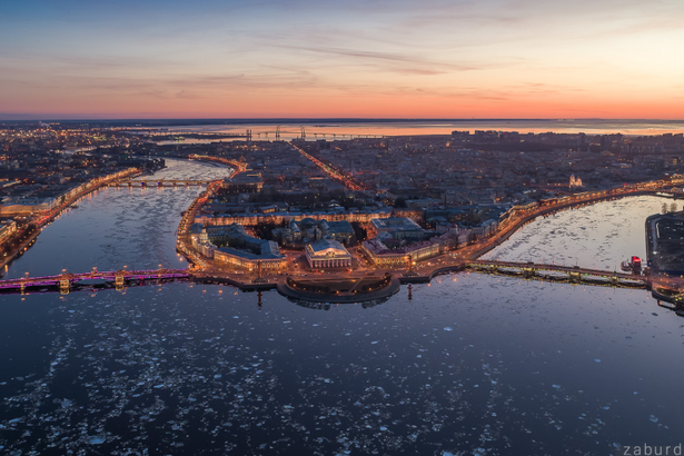 По версии самой престижной туристской премии планеты – World Travel Awards (WTA) в 2019 году Санкт-Петербург награждён званием «Лидирующего направления городского туризма в Европе-2019». В борьбе за это звание&nbsp;Санкт-Петербург&nbsp;превзошел Париж, Амстердам, Барселону, Рим, Женеву, Лондон, Москву и Лиссабон – лидера прошлого года. «Питер Online» собрал 10 доказательств, почему Петербург самый красивый в Европе.