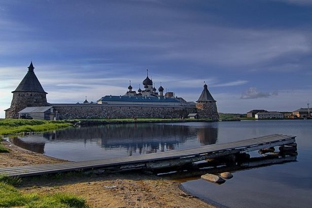 u0418u0437 u041fu0435u0442u0435u0440u0431u0443u0440u0433u0430 u043du0430 u0421u043eu043bu043eu0432u043au0438 u2013 u0441u0430u043cu043eu043bu0451u0442u043eu043c