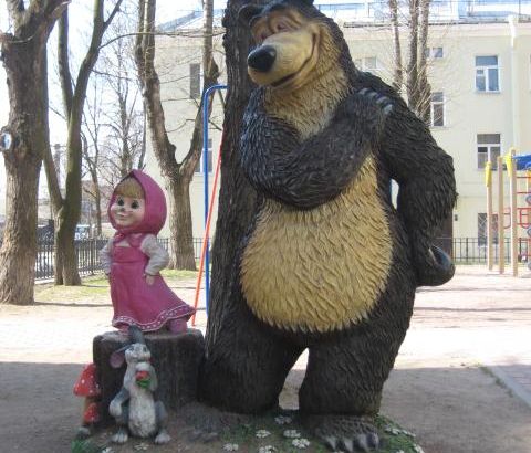 В Санкт-Петербурге планируют построить два новых моста через Неву: по ним пройдут новые магистрали, которые помогут решить проблему пробок. При этом один из мостов будет разводным, а другой — высокопролётным неразводным.