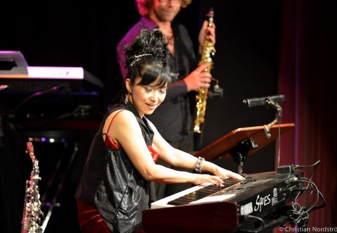 u041fu0438u0430u043du0438u0441u0442u043au0430 u041au0435u0439u043au043e u041cu0430u0446u0443u0438 u0434u0430u0441u0442 u043au043eu043du0446u0435u0440u0442 u0432 u041au0430u043fu0435u043bu043bu0435