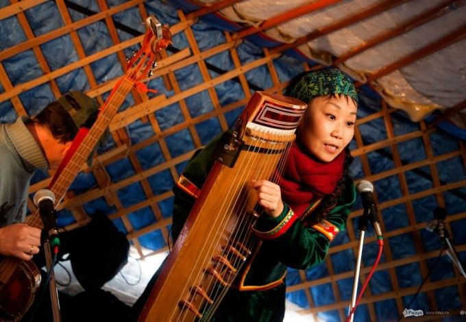 u0412 u043au043eu043du0446u0435 u043bu0435u0442u0430 u0432 u041fu0435u0442u0435u0440u0431u0443u0440u0433u0435 u0432u043fu0435u0440u0432u044bu0435 u043fu0440u043eu0439u0434u0451u0442 u0444u0435u0441u0442u0438u0432u0430u043bu044c u044du0442u043du0438u0447u0435u0441u043au043eu0439 u043cu0443u0437u044bu043au0438