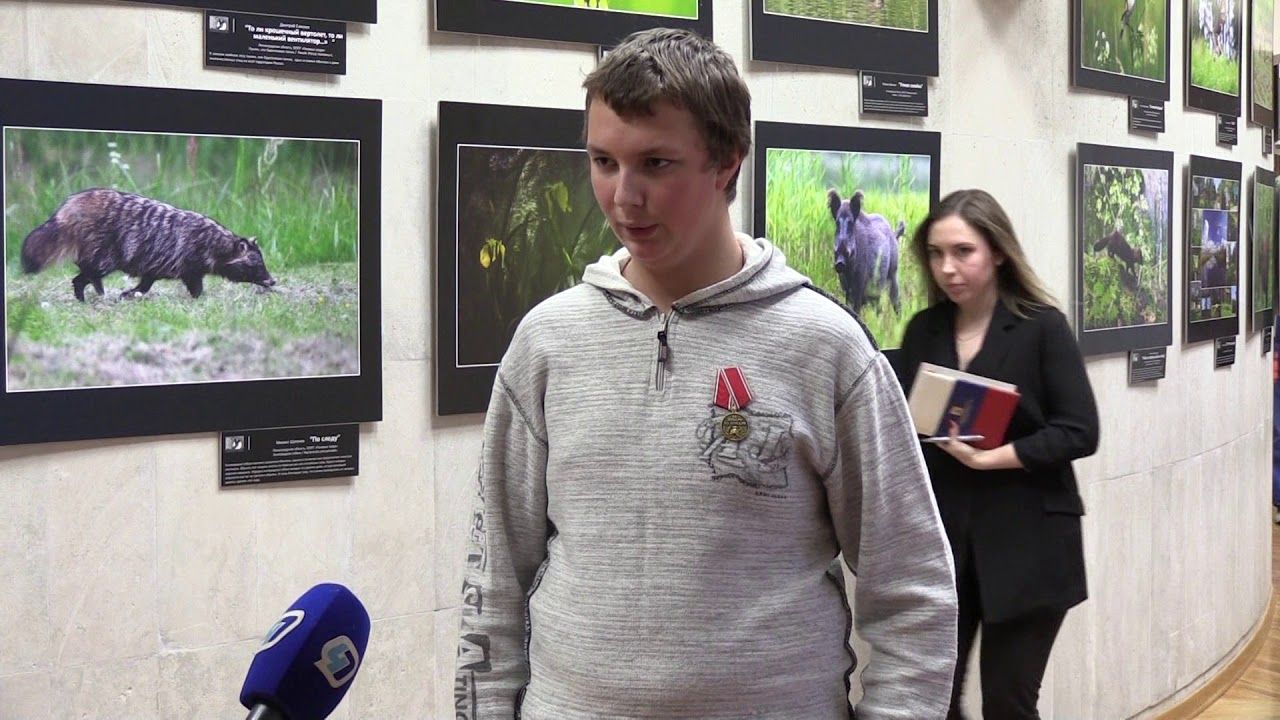 15-летний юноша из Ленинградской области совершил героически поступок, спас двух девочек от пожара в своем доме. 27 декабря в День спасателя школьника наградили медалью МЧС России «За отвагу на пожаре».