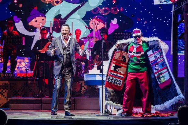 Артист, певец и музыкант Максим Леонидов 29 июня «расскажет» о свой жизни и прошедшей эпохи в формате мономюзикла под названием «Я оглянулся посмотреть». Шоу поставлено режиссером&nbsp;Феликсом Михайловым в стиле,&nbsp;когда всевозможные сценические жанры объединяются для того, чтобы создать многогранную картинку путешествия во времени.