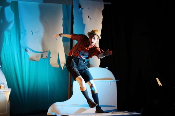 Санкт-Петербургский Городской театр погрузит детей и взрослых в сказочную атмосферу. 28 сентября на Камерной сцене Городского театра покажут спектакль «День, когда я проснулся», созданный по&nbsp;мотивам книг Туве Янссон о муми-троллях и историй других северных авторов.