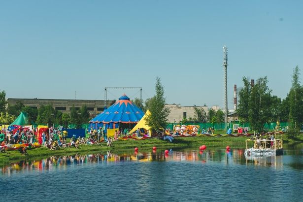 u0423u043fu0441u0430u043bu0430-u041fu0430u0440u043a u043fu0440u043eu0432u0435u0434u0435u0442 u0431u043bu0430u0433u043eu0442u0432u043eu0440u0438u0442u0435u043bu044cu043du044bu0439 u043fu0438u043au043du0438u043a