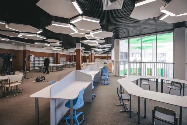 Десять петербургских школ нового формата — от Brookes Education до ed-retreats — где развивают критическое мышление, а не зубрёжку.