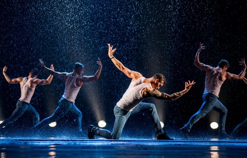 u0428u043eu0443 u043fu043eu0434 u0434u043eu0436u0434u0435u043c