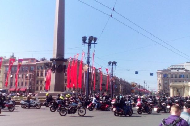 u0412 u041fu0435u0442u0435u0440u0431u0443u0440u0433u0435 u043fu0440u043eu0445u043eu0434u0438u0442 u043cu043eu0442u043eu043fu0440u043eu0431u0435u0433