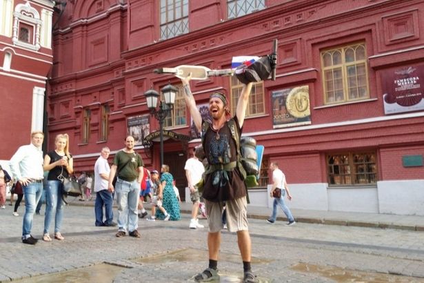 u041fu0435u0442u0435u0440u0431u0443u0440u0436u0435u0446 u0434u043eu0435u0445u0430u043b u0434u043e u041cu043eu0441u043au0432u044b u043du0430 u0441u0430u043cu043eu043au0430u0442u0435