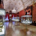 Музей Фаберже расположен в Дворце Нарышкиных-Шуваловых в двух шагах от метро Гостиный двор и Маяковская, на набережной Фонтанки. В коллекции музея находятся наиболее яркие и важные экспонаты русского ювелирного искусства 19 и 20 веков. В том числе 9 императорских пасхальных яиц, созданных фирмой Карла Фаберже.