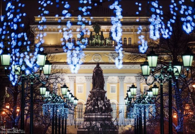 u041du0435u0432u0441u043au0438u0439 u043fu0440u043eu0441u043fu0435u043au0442 u0443u043au0440u0430u0441u0438u0442 u0431u043eu043bu0435u0435 200 u043au0440u0430u0441u043eu0447u043du044bu0445 u0433u0438u0440u043bu044fu043du0434