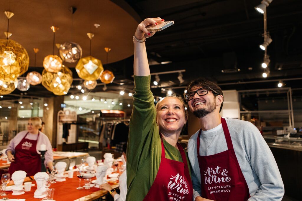 "Рисование и вино в Art&Wine"
