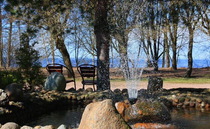 Территория мотеля-кемпинга Ретур с благоустроенными домиками