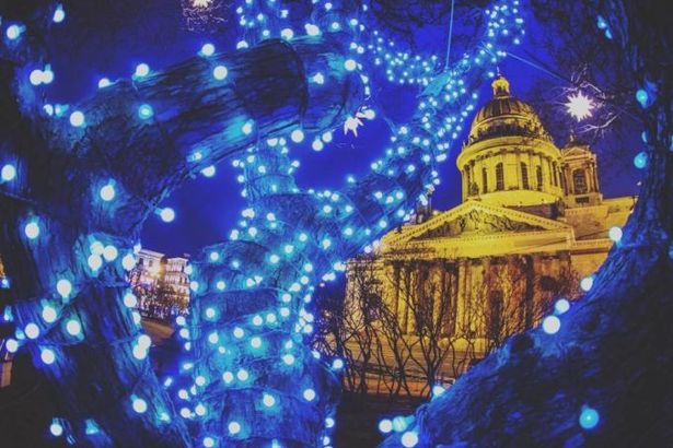 u041du043eu0432u043eu0433u043eu0434u043du044eu044e u0438u043bu043bu044eu043cu0438u043du0430u0446u0438u044e u043du0430u0447u043du0443u0442 u0441u043du0438u043cu0430u0442u044c 15 u044fu043du0432u0430u0440u044f