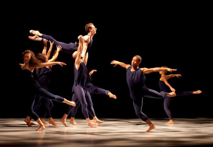 25 мая в 19.30 в Михайловском театре состоится мировая премьера балета «Люблю тебя, Петра творенье...» по мотивам поэмы Пушкина «Медный всадник».