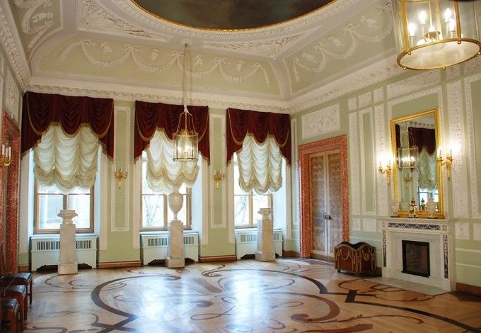 u0417u0430u0433u043eu0440u043eu0434u043du0430u044f u0436u0438u0437u043du044c u0446u0430u0440u0435u0439 u043du0430 u0432u044bu0441u0442u0430u0432u043au0435 u0432 u0413u0430u0442u0447u0438u043du0435 