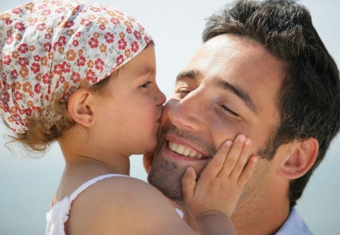 u00abu0414u0435u043du044c u043eu0442u0446u0430u00bb u043eu0442u043fu0440u0430u0437u0434u043du0443u044eu0442 u043du0430 u041au0440u0435u0441u0442u043eu0432u0441u043au043eu043c u043eu0441u0442u0440u043eu0432u0435