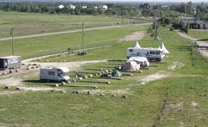 Панорама территории туристического комплекса Туутари парк летом