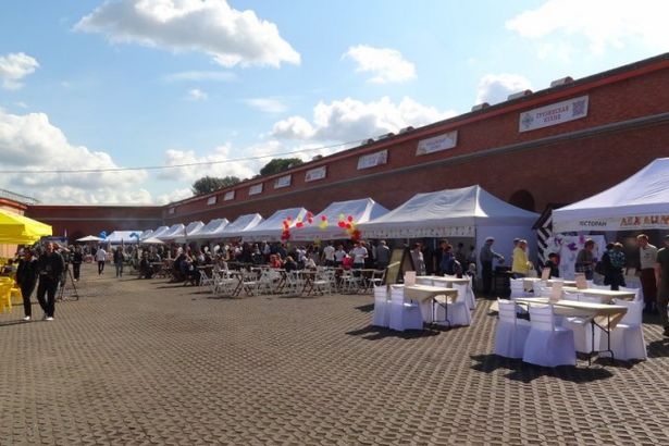 u0424u0435u0441u0442u0438u0432u0430u043bu044c u043du0430u0446u0438u043eu043du0430u043bu044cu043du043eu0439 u043au0443u0445u043du0438 u043fu0440u043eu0439u0434u0451u0442 u0432 u041fu0435u0442u0440u043eu043fu0430u0432u043bu043eu0432u043au0435