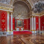 Гости Эрмитажа впервые смогут побывать в тайной комнате бывшего императорского Манежа и напрямую прогуляться от Дворцовой площади до набережной Невы через Шуваловский проезд. Новые помещения Эрмитаж впервые открыл для посетителей в честь своего 250-летнего юбилея.