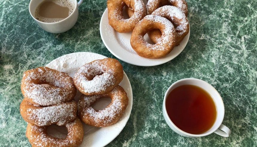 Сеть современных пышечных с ярким дизайном и необычными вкусами. Здесь классические пышки соседствуют с вариантами с маршмеллоу, соленой карамелью, малиновым конфитюром и фисташковым соусом. Все по демократичным ценам.