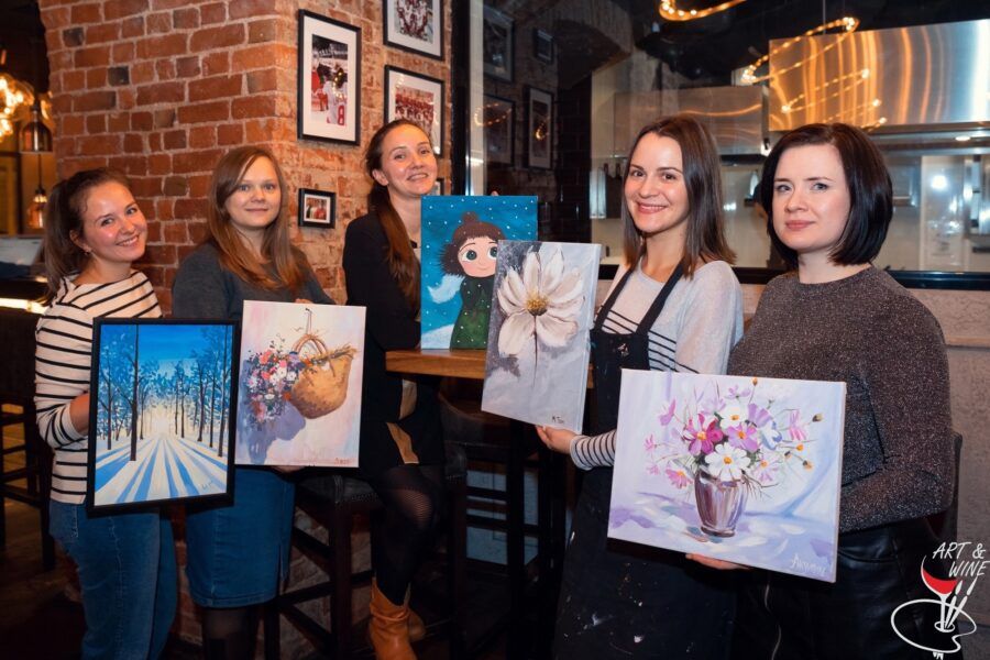 Чем заняться с подружками, чтобы после встречи было что вспомнить? Питер Online придумал для вас 15 нескучных мест, куда отправиться с девчонками на выходных в Петербурге. От созерцательных мастер-классов по флористике до пикантных тренингов по соблазнению — обещаем много клевых фото, веселья и пользы!