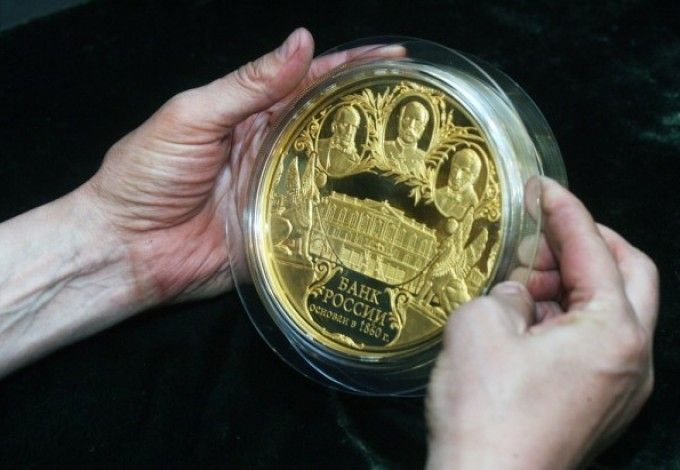 u0412u044bu0441u0442u0430u0432u043au0430 u00abu0418u0441u0442u043eu0440u0438u044f u0434u0435u043du0435u0433u00bb u0432 u041fu0435u0442u0440u043eu043fu0430u0432u043bu043eu0432u0441u043au043eu0439 u043au0440u0435u043fu043eu0441u0442u0438