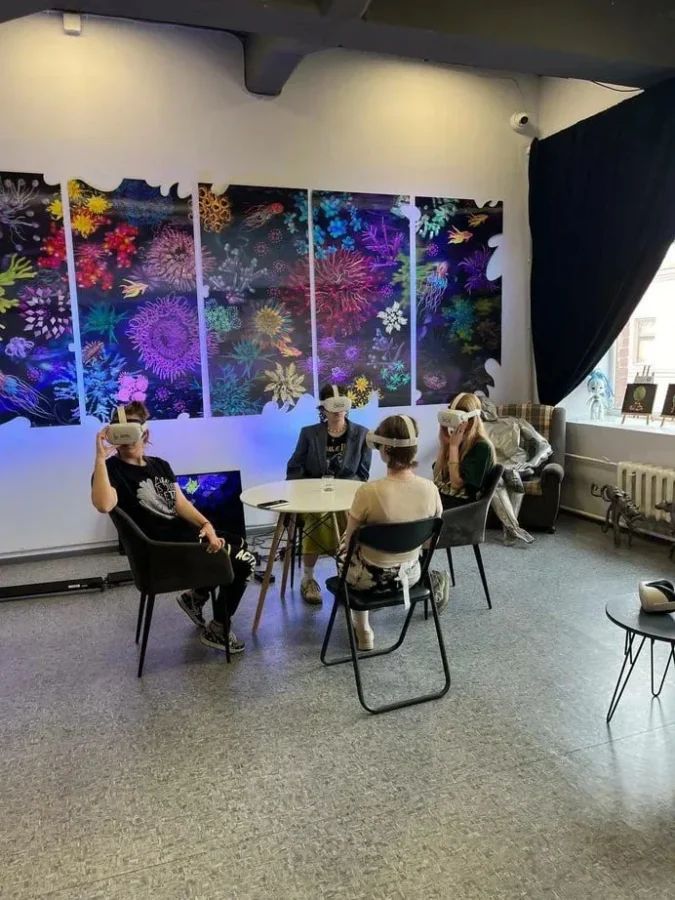 В VR-музее «Интерактив» phygital-галереи «Охра» проходят уникальные мастер-классы по искусству будущего – VR-живописи.