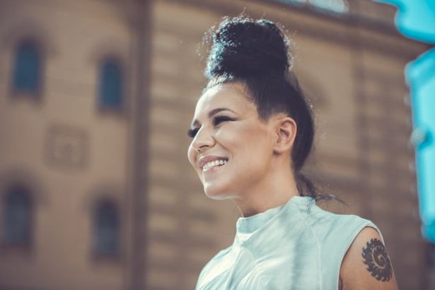 27 октября гости концерта услышат «Прованс», «На большом воздушном шаре», «Около тебя» и еще десяток отменных и всем знакомых поп-хитов, которые обязательно разгонят осенние тучи и поднимут настроение.