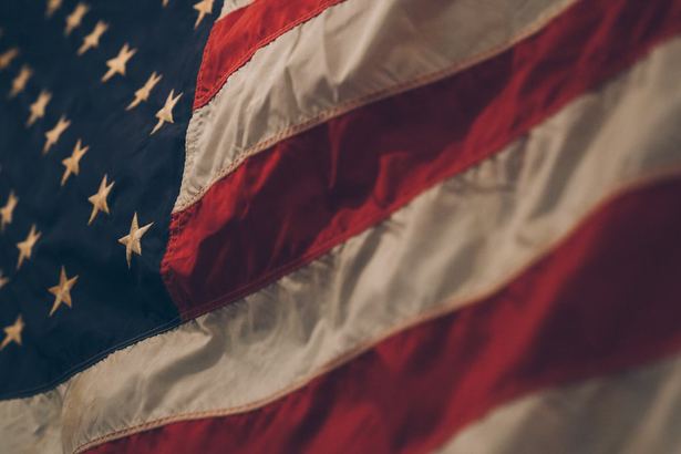 Московское консульство США закрыто для виз — но нерезидентам открыты более 100 консульств по миру, и выбор страны влияет на шансы получить разрешение.