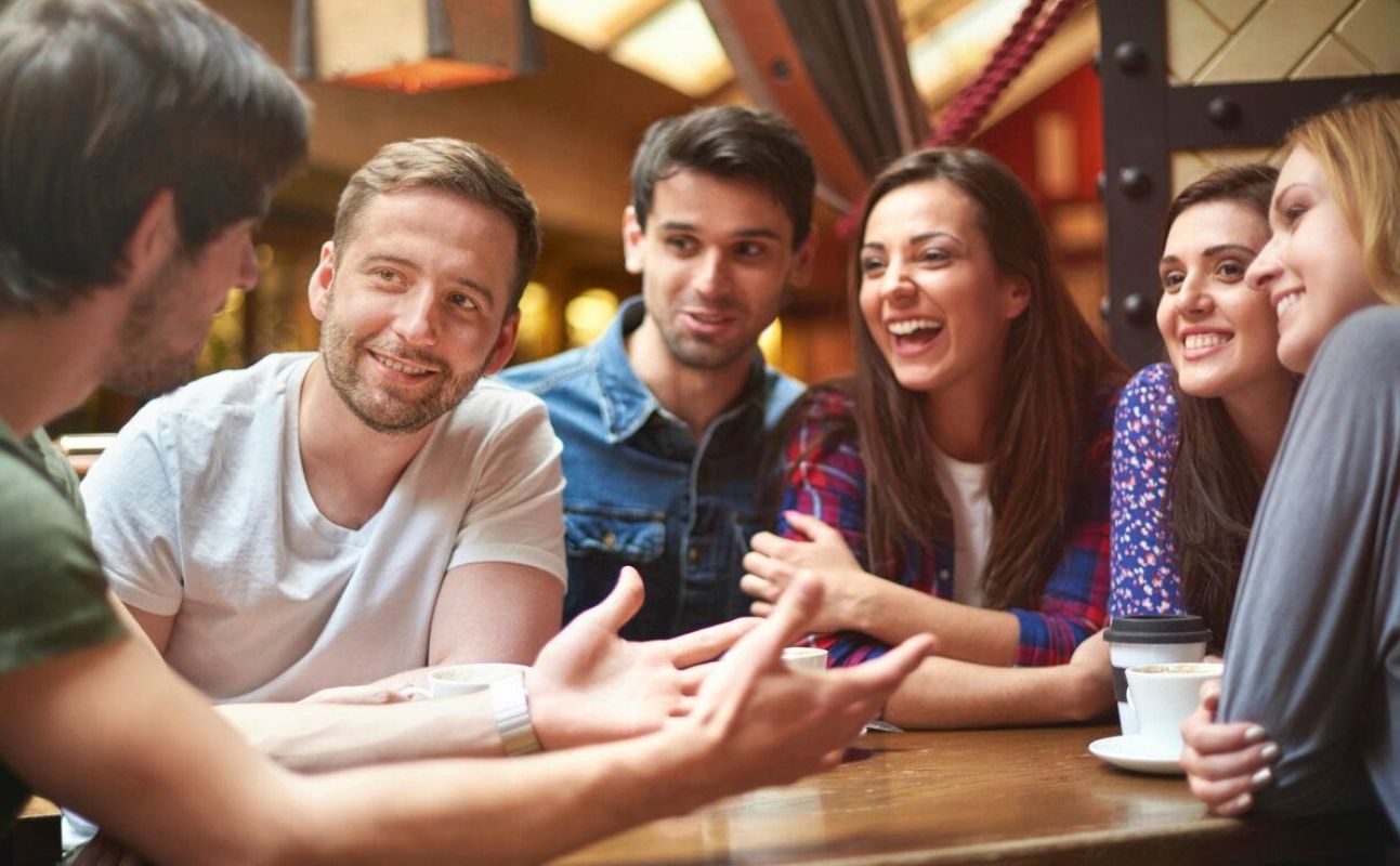 Ищете, куда сходить с друзьями в Петербурге? Лучшие идеи для встреч с друзьями: от активного отдыха до уютных мест в Санкт-Петербурге.