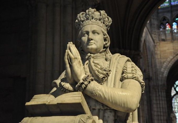 27 сентября петербуржцы и гости города смогут прочувствовать атмосферу, пропитанную духом многовековой истории Франции, а также посмотреть фотографии профессионального фотографа, запечатлевшего скульптурные надгробия Сен-Дени.