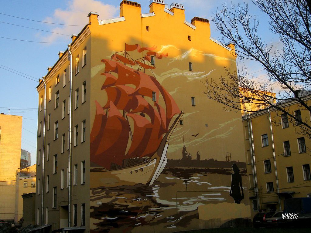 Плоский дом. Голова коня, торчащая из стены. Красочный рисунок во всю стену. Лучшее креативное пространство Петербурга и самый умный интерактивный музей города — открываем интересные и удивительные места, которые можно встретить, гуляя в окрестностях станции метро «Лиговский проспект»: