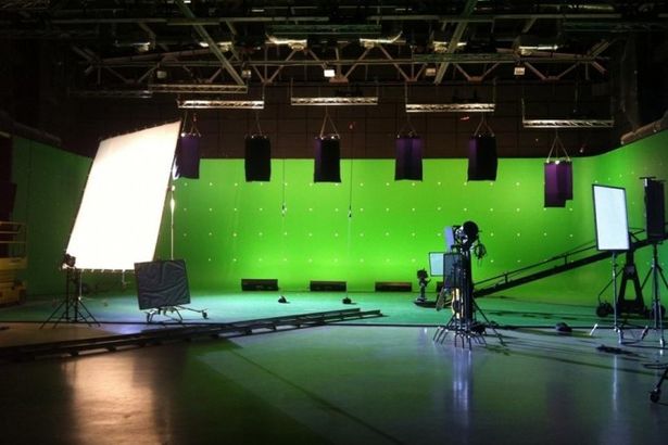 u00abu041au0438u043du043eu0412u0435u0441u043du0430u00bb - u0432u0437u0433u043bu044fu0434 u043du0430 u043au0438u043du043e u0438u0437u043du0443u0442u0440u0438