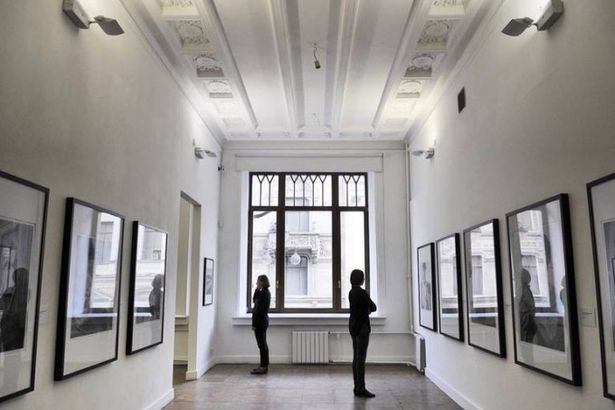 В знаменитой фотогалереи Петербурга теперь введен день бесплатного посещения для всех желающих – каждую последнюю среду месяца. Безвозмездно знакомиться с выставками стало возможным с 1 октября 2016 года.