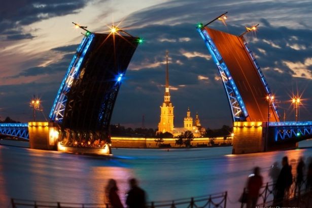 u0414u0432u043eu0440u0446u043eu0432u044bu0439 u043cu043eu0441u0442 u0431u0443u0434u0443u0442 u0440u0430u0437u0432u043eu0434u0438u0442u044c u043fu043eu0434 u043au043bu0430u0441u0441u0438u0447u0435u0441u043au0443u044e u043cu0443u0437u044bu043au0443