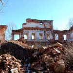 u041fu0440u043eu0433u0443u043bu043au0430 u043fu043e u0437u0430u0431u0440u043eu0448u0435u043du043du044bu043c u0443u0441u0430u0434u044cu0431u0430u043c u0432 u043fu0440u0438u0433u043eu0440u043eu0434u0430u0445 u0421u0430u043du043au0442-u041fu0435u0442u0435u0440u0431u0443u0440u0433u0430