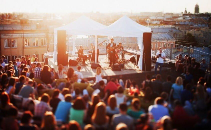 u041au043eu043du0446u0435u0440u0442u044b u043du0430 u043au0440u044bu0448u0430u0445 u041fu0435u0442u0435u0440u0431u0443u0440u0433u0430 u043du0430u0447u043du0443u0442 u0441u0435u0437u043eu043d u0432 u043cu0430u0435