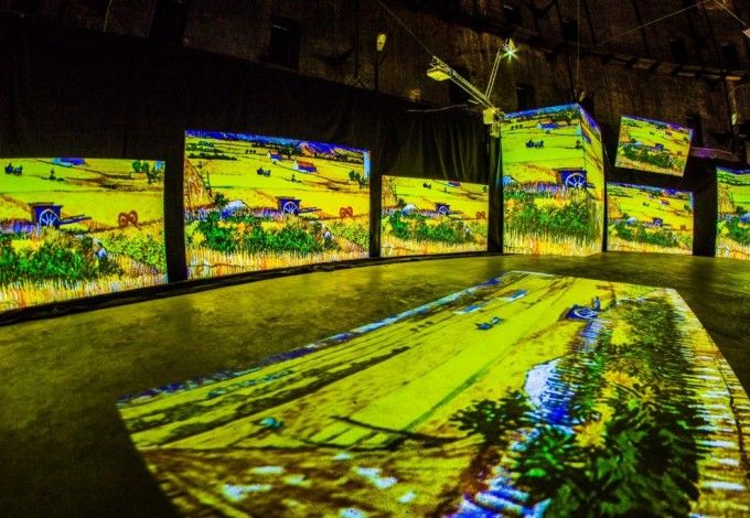 u0412u044bu0441u0442u0430u0432u043au0430 u00abu041eu0436u0438u0432u0448u0438u0435 u043fu043eu043bu043eu0442u043du0430u00bb u0412u0430u043d u0413u043eu0433u0430 u0441u043du043eu0432u0430 u0432 u041fu0435u0442u0435u0440u0431u0443u0440u0433u0435