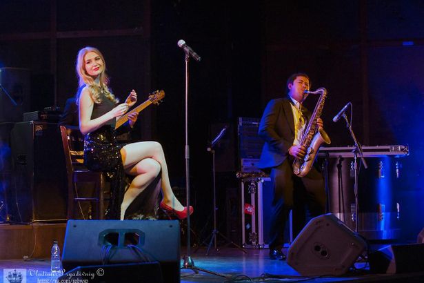 29 августа на крыше «HI-HAT» пройдет джазовая вечеринка в лучших традициях Чикаго 30-х годов, когда везде царил сухой закон, и только подвалы и крыши становились оплотом удовольствия и свободы. Организаторы «JAzzz Party на крыше» планируют возродить то&nbsp;безудержное веселье и те нескончаемые эмоции, которые испытывали гости закрытых вечеринок.