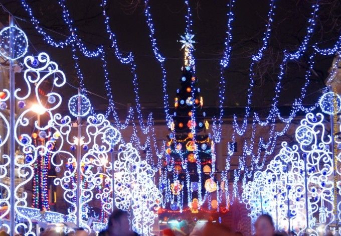 Уже до конца года Сенная площадь может очень сильно преобразиться. Комитет имущественных отношений рассматривает инициативу разместить большую рождественскую ярмарку после зачистки территории от ларьков.