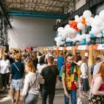 15 мероприятий августа 2026: Флоу Фест, Дримфест, Питер Мото Фест, концерты у моря и в планетарии, бурлеск-кабаре «Мадам Бум».