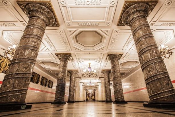 Discovery u0441u043du0438u043cu0435u0442 u0444u0438u043bu044cu043c u043fu0440u043e u043cu0435u0442u0440u043e u041fu0435u0442u0435u0440u0431u0443u0440u0433u0430