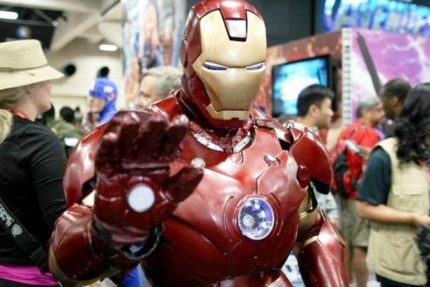 Персонажи комиксов, фильмов и видеоигр соберутся все вместе под крышей «Этажей» 8-9 октября. Петербуржцам и гостям города подарят захватывающий праздник, а также расскажут лекции о зарождении косплея и комиксов. Гости не только увидят потрясающих фантастических персонажей, но и смогут с ними сфотографироваться. Для всех зрителей подготовлено захватывающее шоу, которое никого не оставит равнодушным.